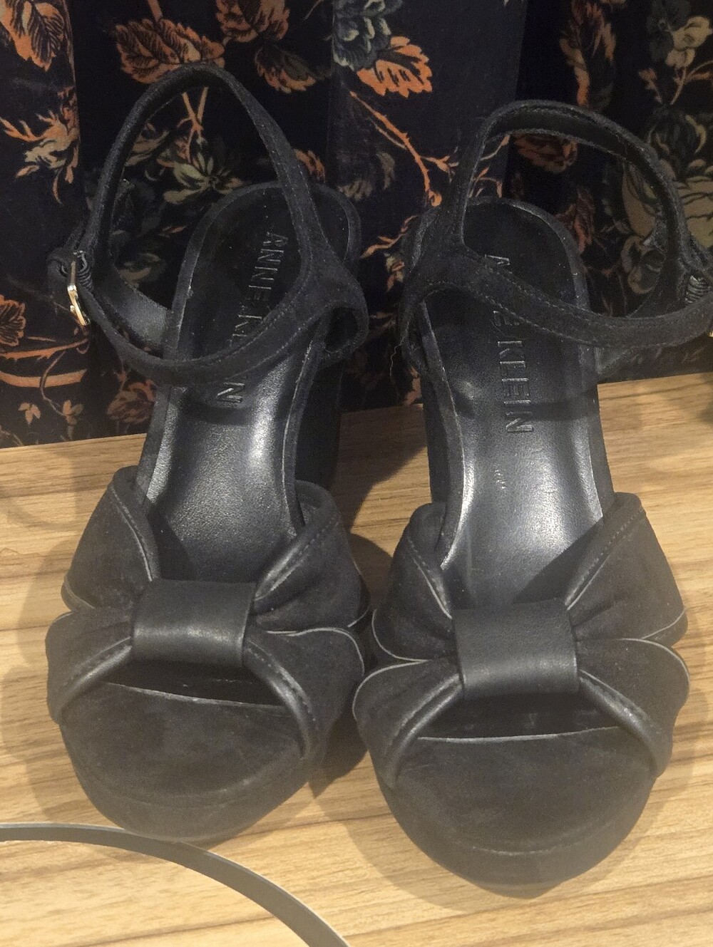 Anne Klein Verde Black Suede Platform Block Heel Sandals Size 7